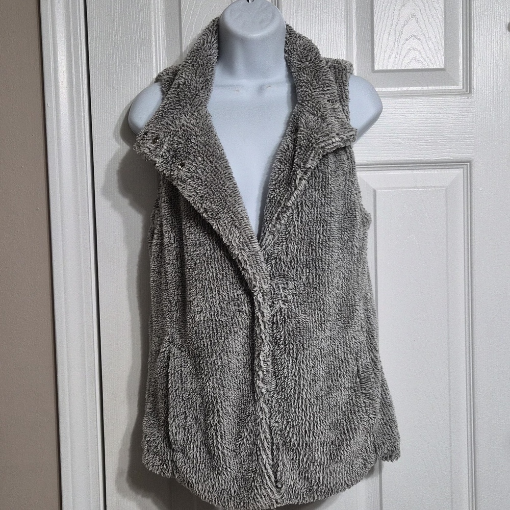 Women's Maurices Gray Asymmetrical Open Front Sherpa Vest Size XS NWOT